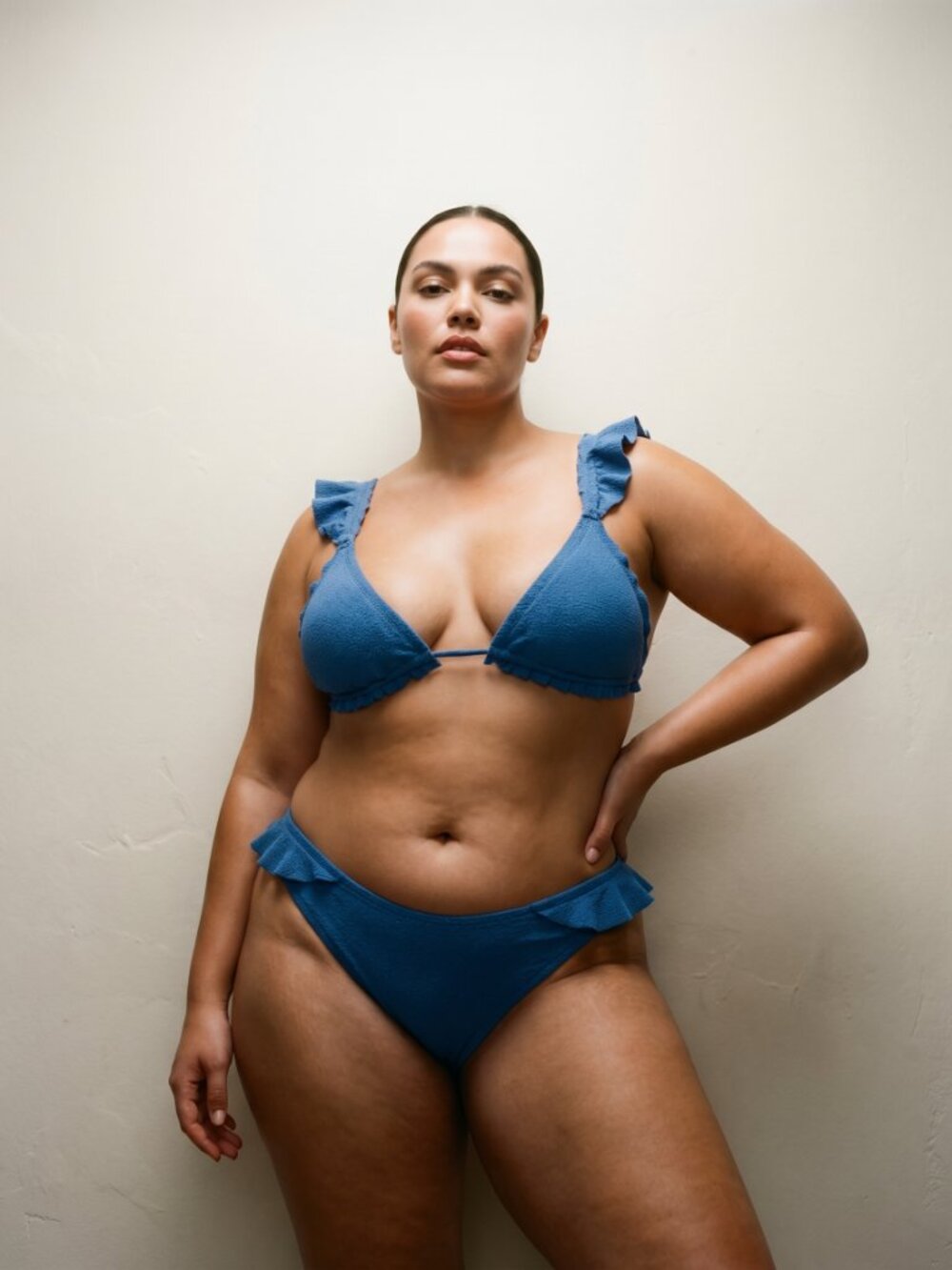 CLUBBE BOSSA 

Elegant Blue Ruffle Bikini